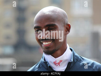 Mo Farah avant le marathon de Londres Banque D'Images