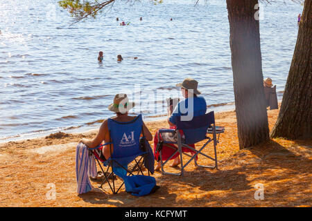 Canada,Ontario,huntsville,dwight, Dwight beach sommer aire de jeux dans le nord de l'Ontario dans la région de chalets sur le lac des Baies Banque D'Images