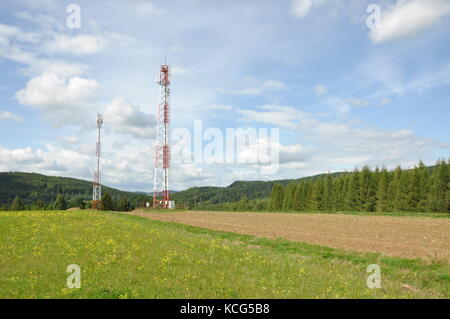 Tour de Communication sur une colline Banque D'Images