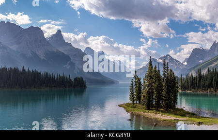 Lac Maligne dans le parc national Jasper Banque D'Images