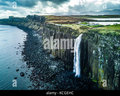 Mealt falls et kilt rock, ile de Skye, Ecosse Banque D'Images