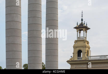 Architecture Puig i Cadafalch autour de Palau Nacional, Barcelone, Catalogne, Espagne Banque D'Images