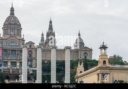 Architecture Puig i Cadafalch autour de Palau Nacional, Barcelone, Catalogne, Espagne Banque D'Images