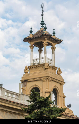 Architecture Puig i Cadafalch autour de Palau Nacional, Barcelone, Catalogne, Espagne Banque D'Images