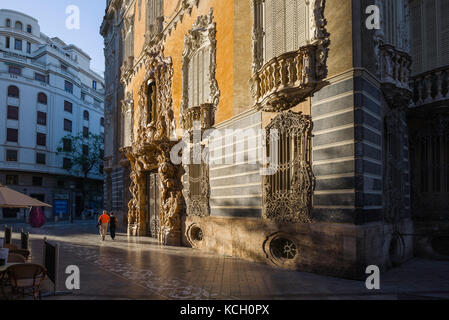 Musée de la céramique de Valence, vue sur la façade baroque de l'hôtel Palacio del Marqués de Dos Aguas (le Museo Nacional de Ceramica) à Valence, en Espagne. Banque D'Images