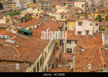 Tuile terre cuite dominent l'horizon de Florence en Italie Banque D'Images