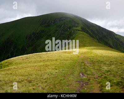 Le sommet d'Ddysgl Bostn y vu de Mynydd Tal-y-mignedd sur la crête de Nantlle Snowdonia Banque D'Images