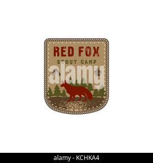 Club de randonnée scout camp aventure. badge emblème. vintage retro design dessiné à la main.. couleurs design red fox. stock vector illustration, insignes, rustique patch. isolé sur fond blanc Illustration de Vecteur