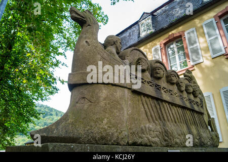 Copie de Neumagen navire vin sculpture, 'Neumagener Weinschiff', Neumagen-Dhron, vallée de la Moselle, Rheinland-Pfalz, Allemagne. L'original en Landesmuseum Trèves Banque D'Images