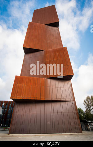 La tour de radiodiffusion primé, une partie de l'université Leeds becket, Leeds, West Yorkshire, Angleterre Banque D'Images