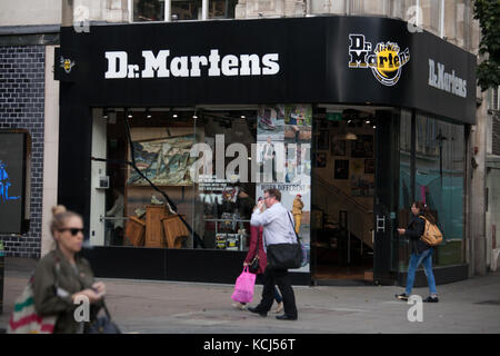 Dr Martens store shop Oxford Street Londres Banque D'Images