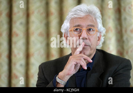 Lincoln Seligman, filleul de Sir Edward Heath, lors d'une conférence de presse au Wrag Barn Golf & Country Club dans le Wiltshire. Banque D'Images