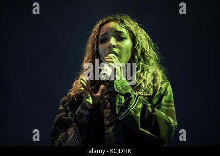 Danemark, Roskilde – 30 juin 2017. Le chanteur, compositeur et danseur américain Tinashe interprète un concert en direct pendant le festival de musique danois Roskilde Festival 2017. Banque D'Images