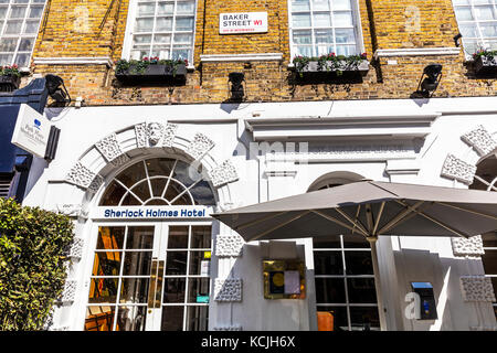 Hôtel Sherlock Holmes Baker Street London, Park Plaza Sherlock Holmes Hotel, Baker Street, Marylebone, London, UK, Sherlock Holmes hotel building sign Banque D'Images