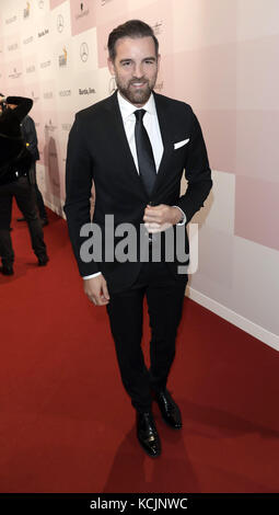 Berlin, Allemagne. 5th octobre 2017. Christoph Metzelder arrive au gala de charité "hommage à Bambi" à Berlin, Allemagne, 5 octobre 2017. Credit: Jörg Carstensen/dpa/Alay Live News Banque D'Images