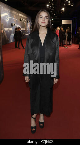 Berlin, Allemagne. 5 octobre 2017. Luise Befort arrive au gala caritatif 'hommage à Bambi' à Berlin, Allemagne, le 5 octobre 2017. Crédit : Jörg Carstensen/dpa/Alamy Live News Banque D'Images