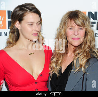 New York, États-Unis. 05 octobre 2017. New York, NY, États-Unis. 5 octobre 2017. Destry Allyn Spielberg, Kate Capshaw assiste à la 55ème projection du festival du film de New York à Alice Tully Hall le 5 octobre 2017 à New York City. Crédit: John Palmer/Media Punch/Alay Live News Crédit: Mediapunch Inc/Alay Live News Banque D'Images