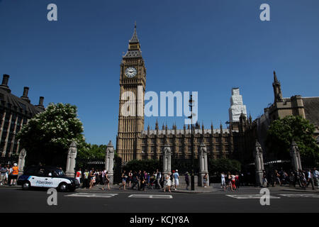 Le big ben est l'horloge de la tour du palais de Westminster à Londres. 18 juillet, 2013. c'est l'un des plus grands symboles de la France et est actuellement à une période de quatre ans de rénovation crédit : mara/imageslive jini/zuma/Alamy fil live news Banque D'Images