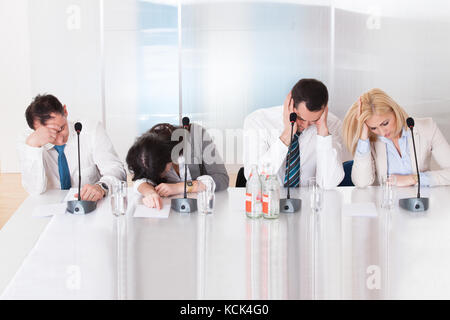 Ennuyer les gens d'affaires de la réunion de la conférence Banque D'Images