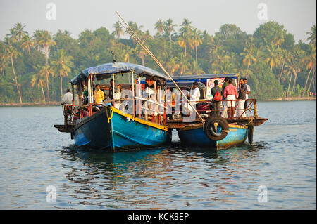 Monroe Island ferry près de Kollam, Kerala, Inde Banque D'Images