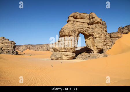 Forzhaga rock natural arch, akakus (acacus) montagnes, désert du Sahara, la Libye, 2010 Banque D'Images