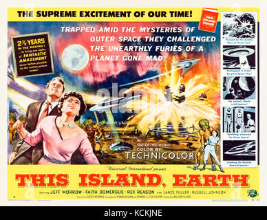 Cette terre de l'île (1955) réalisé par Joseph Newman et avec Jeff Morrow, Faith Domergue et Rex raison. Les visiteurs de Metaluna arrivent sur terre à la recherche d'uranium et les scientifiques pour les aider dans leur guerre contre le Zagons. Banque D'Images