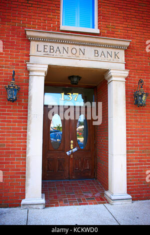 Portes d'entrée du bâtiment Lebanon Bank dans le Tennessee USA Banque D'Images