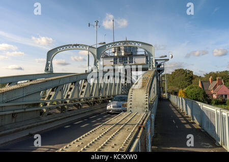 Sutton bridge pont routier sur la rivière Nene et portant la route A17, dans le Lincolnshire. Banque D'Images