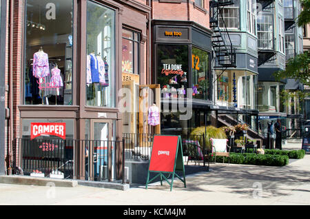 The shoppes au détail le long de Newbury Street Back Bay dans h Boston, MA USA Banque D'Images