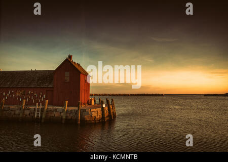 Lever du soleil sur le motif #1 dans le port de Rockport dans le Massachusetts. Banque D'Images