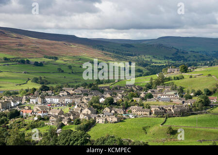 Vue du village de reeth de la colline au-dessous fremington edge dans le North Yorkshire, en Angleterre. Banque D'Images