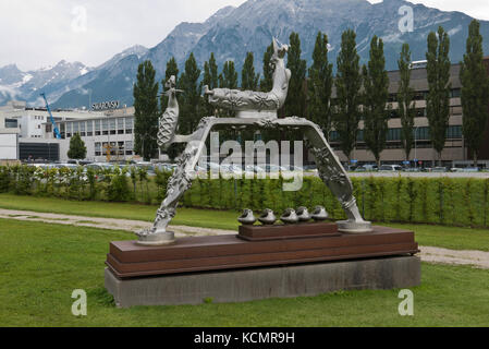 Une sculpture par Bruno Gironcoli dans le jardin de la Swarovski crystal worlds, Autriche Banque D'Images