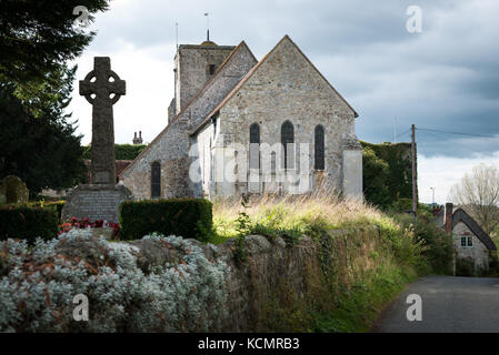 St Michael's Church, dans le village de Amberley dans le West Sussex, Angleterre, Royaume-Uni. Banque D'Images