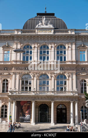 Musée d'état du Tyrol également connu sous le ferdinandeum, Innsbruck, Autriche Banque D'Images