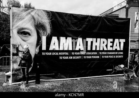 Manchester UK ; 1er. Octobre 2017 : militants et des groupes de campagne sont venus de partout dans le pays à des protestations contre le Parti conservateur Banque D'Images