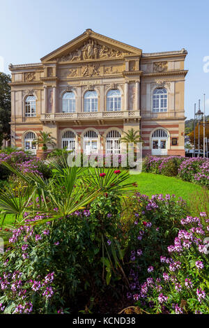 Le théâtre de la ville thermale de Baden-Baden, Bade-Wurtemberg, à la périphérie de la Forêt Noire, Allemagne Banque D'Images