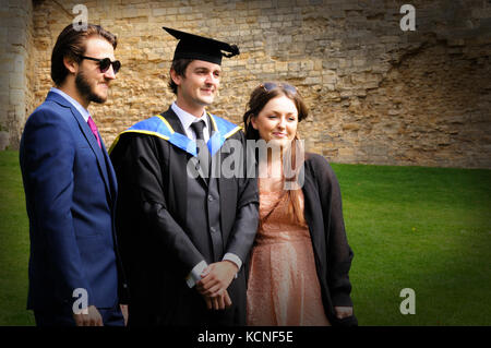 Graduation day célébrations avec la famille Banque D'Images