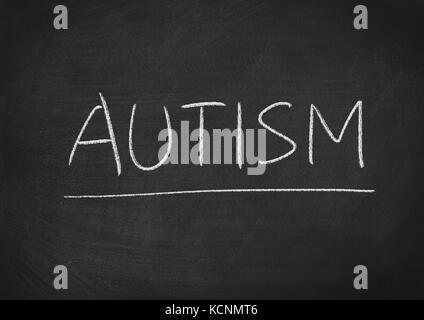 Concept autisme mot sur un tableau historique Banque D'Images