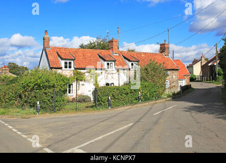 Village rural attrayant cottages, Blaxhall, Suffolk, Angleterre, RU Banque D'Images