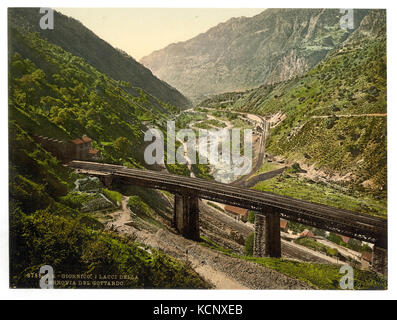 Giornico, chemin de fer du Saint-Gothard, en Suisse RCAC2001703196 Banque D'Images