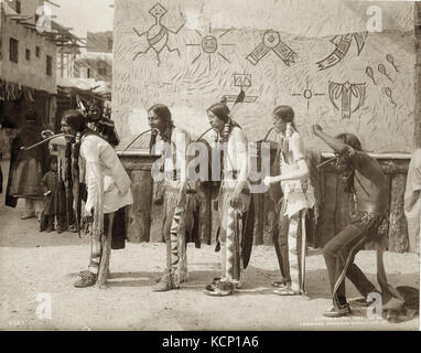 Cliff Dwellers danse du serpent sur le Pike à la foire mondiale de 1904 Banque D'Images