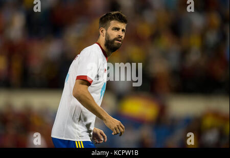 Alicante, Espagne. 06 octobre 2017. Gerard pique lors du match de qualification pour la Coupe du monde Russie 2018 entre l'Espagne et l'Albanie, stade Rico Perez, Alicante Espagne. 6 octobre 2017. Crédit : Gtres Información más Comuniación on line, S.L./Alamy Live News Banque D'Images