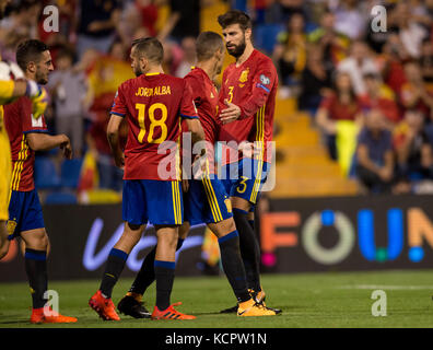 Alicante, Espagne. 06 octobre 2017. Gerard pique lors du match de qualification pour la Coupe du monde Russie 2018 entre l'Espagne et l'Albanie, stade Rico Perez, Alicante Espagne. 6 octobre 2017. Crédit : Gtres Información más Comuniación on line, S.L./Alamy Live News Banque D'Images