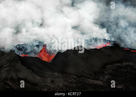 Holuhraun éruption volcan Bardabunga fissure près de crachant de la lave en Islande Banque D'Images