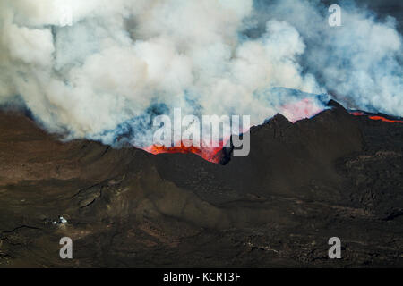 Holuhraun éruption volcan Bardabunga fissure près de crachant de la lave en Islande Banque D'Images