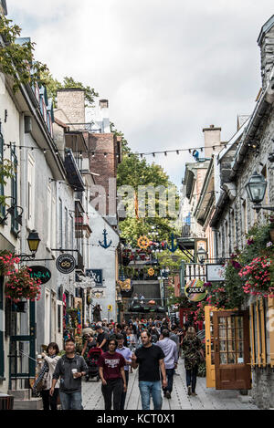 Québec Canada 13.09.2017 personnes dans la basse-ville du Vieux-Québec, l'une des attractions touristiques est un site classé au patrimoine de l'UNESCO Banque D'Images