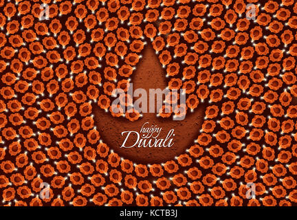 Stock photo de diwali carte de souhaits montrant Vue de dessus de nombreux diyas illuminé ou lampes à huile ou panti formant la forme de diya avec happy diwali text Banque D'Images
