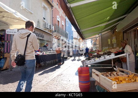 Un marché de rue à Palavas-les-Flots, Hérault, Francakr Banque D'Images