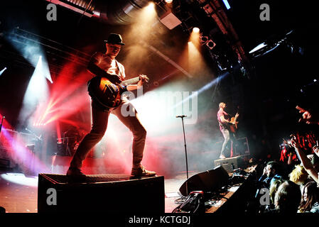 Barcelone - jan 17 : somme 41 (punk rock music band) produisent en concert à razzmatazz club le 17 janvier 2017 à Barcelone, Espagne. Banque D'Images