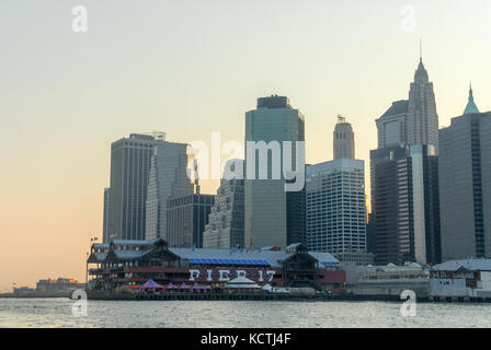 Pier 17 dans South Street Seaport au centre-ville de Manhattan, new york city Banque D'Images